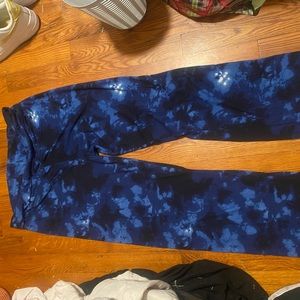Blue bobbiebrooks yoga pants, Size L